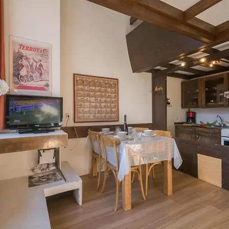 Apartment Sainte-foy-l'argentiere Sleeps 4 T488183 Chamonix