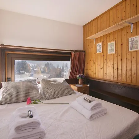 Apartment Sainte-foy-l'argentiere Sleeps 4 T488183 Chamonix
